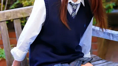 DV-1239 [Advantage] Debut sex of beautiful girl Maho-chan. Maho-chan feels good when she inserts her tension for the first time. One leg up standing back that you can insert yourself from missionary posture. Blow a lot of love juice and stand back. From t