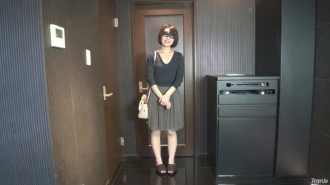 FC2-PPV-902839 [Half price 500 yen] An active SDF married woman calls her husband while inserting in nurse clothes + vaginal cum shot “I’m going to have a standing blowjob today” Air guitar + Air drum + Funny face [Personal shooting] With Z