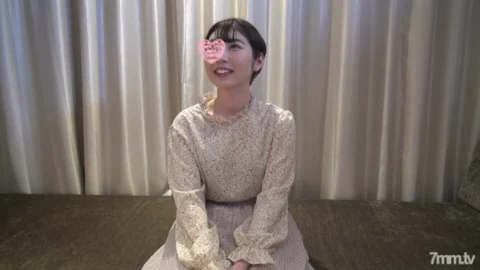 FC2-PPV-1929612 Mahoko, 19 years old, works at her parents’ flower shop. When the hotel curtain is fully opened, she stands back at 69 to fellatio. The expression of shame, staring at the family playing in the park, the first vaginal cum shot in life