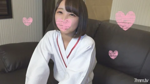 FC2-PPV-1033705 ★ First shot ☆ Yuna-chan, a super cute small breasts girl, 19 years old ☆ Sensitive girl who seems to dislike prequette on a slender body! Raw squirrel is OK and the gun is thrust and the last is a vaginal cum shot ~ ♥ [Personal sh