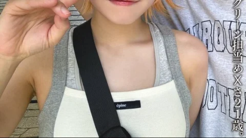 EINAV-011 An active idol who has never had a boyfriend and is still a virgin has had a leaked video of her going on a date at an amusement park with her hairdresser boyfriend on her day off.