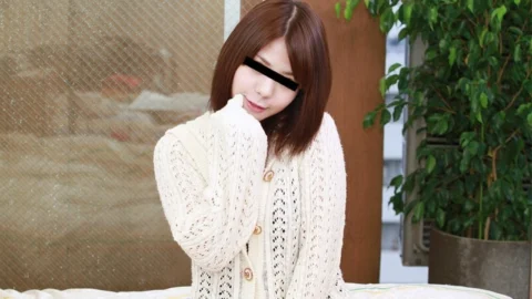 MUSUME-112124_01 Pick up a cute amateur girl who looks like she’s bored standing on the street!