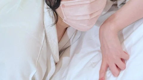 FC2-PPV-4692702 “Peeeeeeeeee♡” SSS-class fair-skinned and innocent girl takes off her underwear and cums with a vibrator♡ She is at the mercy of a creepy old man