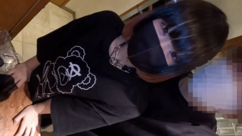 FC2-PPV-4678453 Golden Week discount. Mei’s 4th work!! She’s so cute in her casual clothes, it’s like a manga world. She took a bath and didn’t get enough sleep, but she’s still having amateur sex!! And she’s creampied