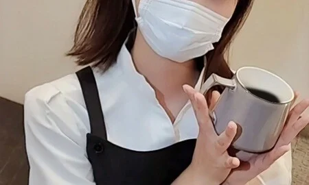 FC2-PPV-2431947 That play who is worried about the cafe I often go to ・ First shooting first Iki first vaginal cum shot ※ Open commemorative special price ends today