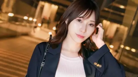 SIRO-5527 SIRO-5527 (Uncensored Leaked) – “Kaede, A Hard-Working Office Lady, Applied For The Job Without Telling Her Husband. Lick Her Body, You’ll Wonder If She’s Even Been A Model?! Lick Her! Lick Her! Pound Her From Behind, And She'