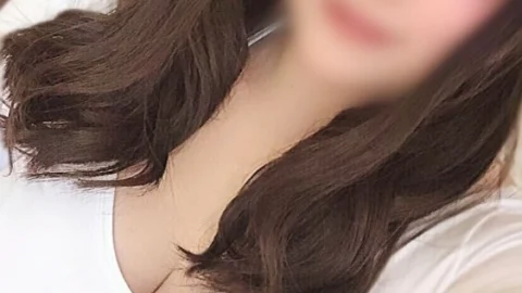 FC2-PPV-1052900 (Leaked) Scheduled to end early “Rookie therapy is a former gravure !!! SEX like a dream invited by her who was onaneta” There is a first privilege