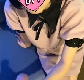 FC2-PPV-1398219 [The main story is a complete appearance] [Be careful when handling it because it is quite young] A beautiful girl (1X years old) with super slender black hair and off-paco. The white turbid juice that came out by fingering is super fresh.