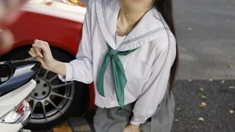 FC2-PPV-2905769 [Sailor suit remote control] A slender, skinny, small-breasted playta girl who dreams of becoming a pianist in the future collapses and collapses when she is made to wear a remote control on the road [private shoot]