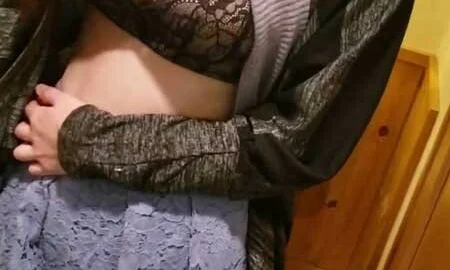 FC2-PPV-1011795 [Individual] Calling a beautiful young wife to a small restaurant that is open, humiliating some customers, forcibly sucking a meat stick and drinking semen