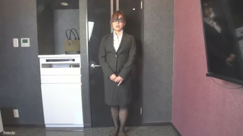 FC2-PPV-923386 [Half price 500 yen] [Overview “29” 77 minutes recording] National University Associate Professor Married woman “It’s like getting married to academics” “My husband is a university professor. Only he knows men&