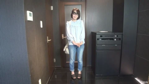 FC2-PPV-912618 [Half price 500 yen] Nio standing fellatio style 〇 Creampie with pink sports bra and pants Active self-defense official married woman “My husband’s standing cock is delicious” [Personal shooting] With ZIP
