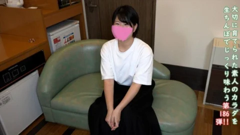 FC2-PPV-4798858 ♀186 Asuka-chan is simple and smiling, and of course she has pubic hair. She blushes when she checks her panties. She is embarrassed to be naked in front of the camera, but she moans at the raw dick and ends up half-outside, half-cumming
