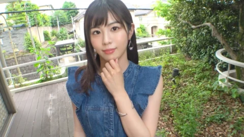 SIRO-4946 [Masturbation madness] A beautiful girl who loves masturbation so much that she sometimes ends up all day long. In front of the camera, while having a blowjob and having sex … In any situation, I will not let go of the electric massage machine