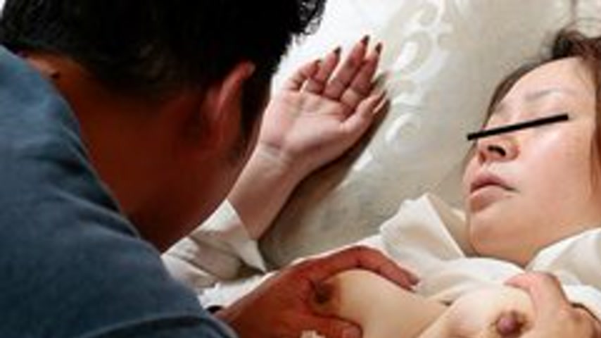 sextop1 — PACOPACOMAMA-041725_100 — Shared room with a male friend and — khung hình 1