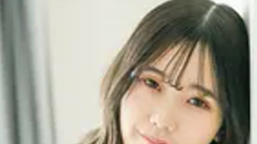 sextop1 — HNHU-0202 She looked innocent but loved touching dick. What — khung hình 2
