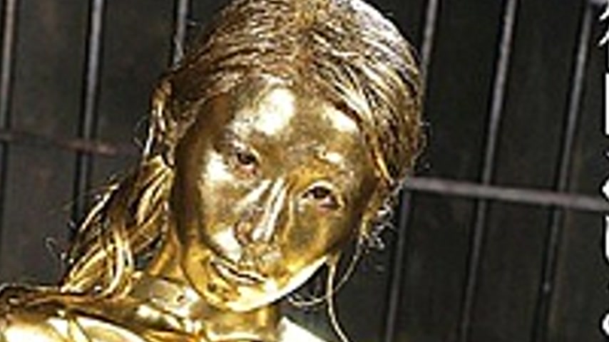 sextop1 — BUG-020 Gold Powder Slave Soap Ayumi Shinoda — khung hình 2