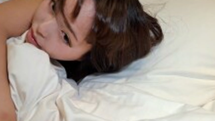 sextop1 — FC2-PPV-4824753 She missed the last train and spent the nigh — khung hình 4
